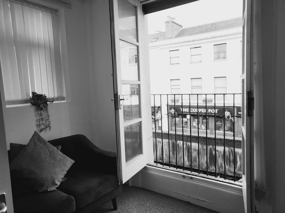 High Street, 2 Bed, Newly Refurb Apartment Leamington Spa Luaran gambar