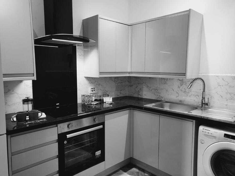 High Street, 2 Bed, Newly Refurb Apartment Leamington Spa Luaran gambar