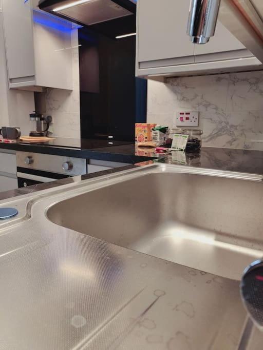 High Street, 2 Bed, Newly Refurb Apartment Leamington Spa Luaran gambar