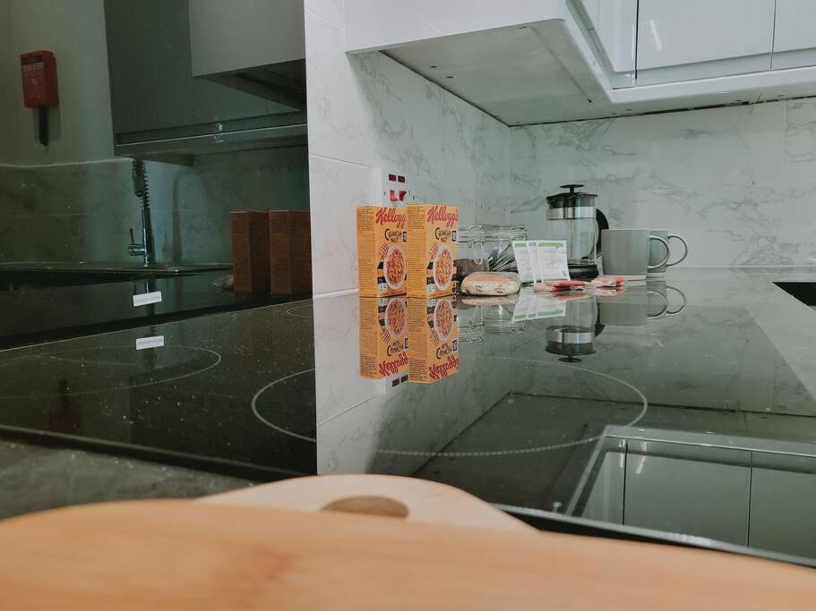 High Street, 2 Bed, Newly Refurb Apartment Leamington Spa Luaran gambar